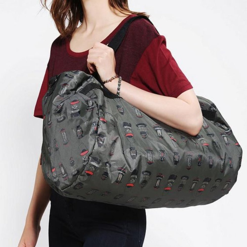 👜 BDG Printed Convertible Lantern Print Gym Duffle Bag – Unique & Travel-Friend​